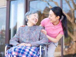 giup viec cham ong ba 1